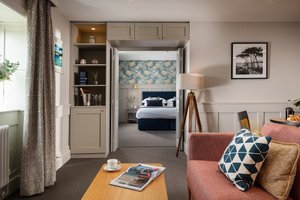 Room & Suite