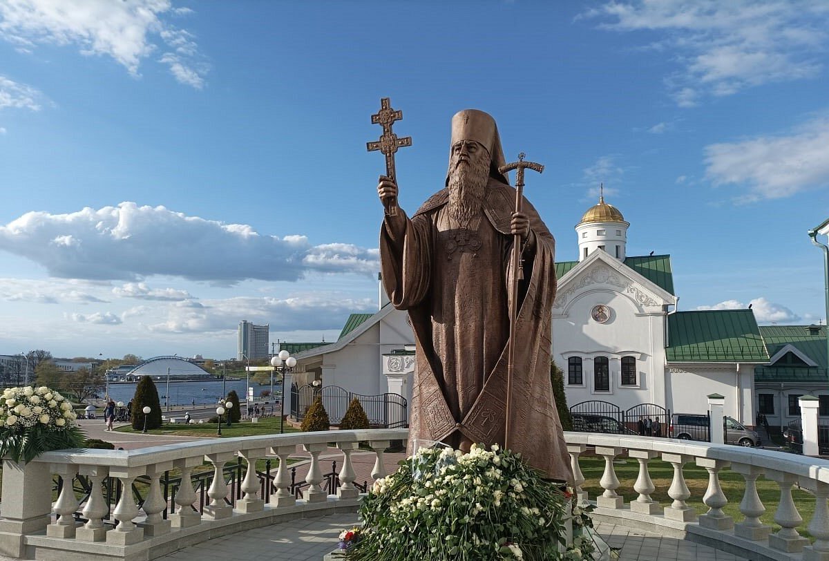 Памятник митрополиту Филарету в Минске