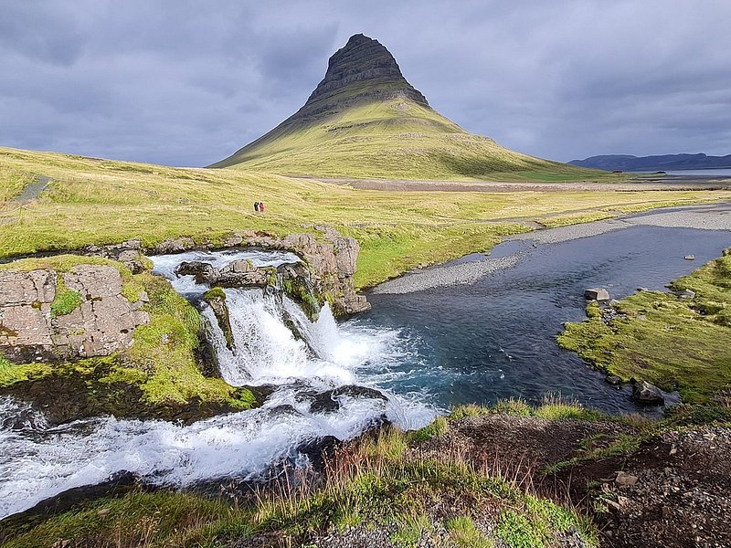 Montanha de Kirkjufell na Islândia