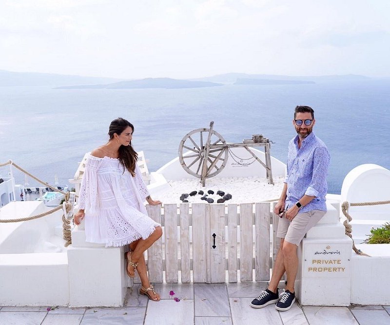 Santorini honeymoon itinerary: Planning a romantic Aegean escape ...