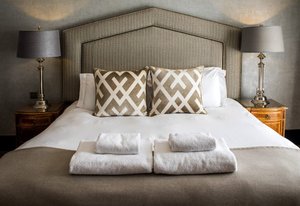 Room & Suite
