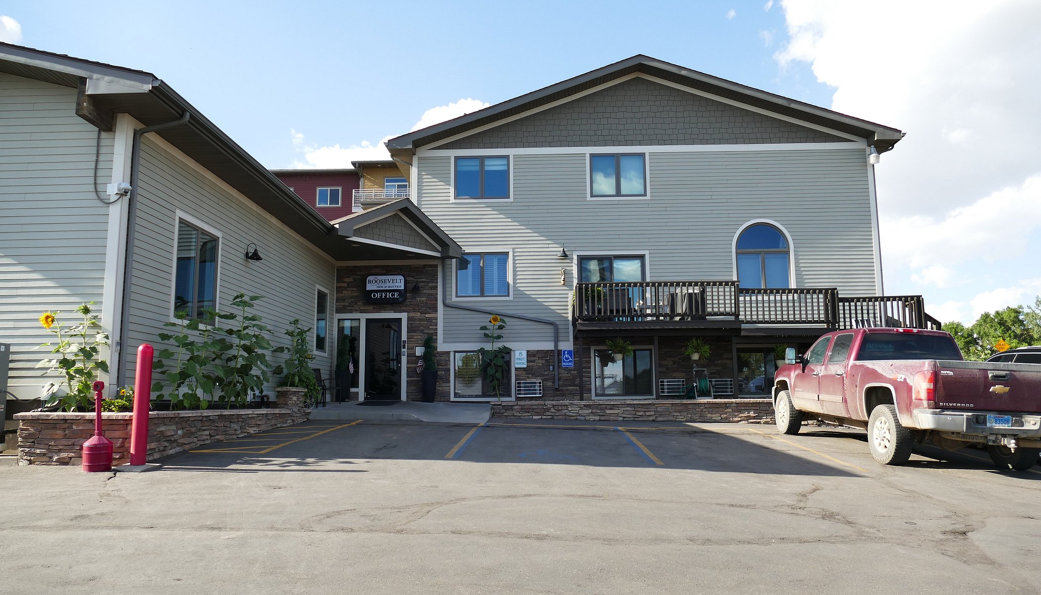 Roosevelt Inn & Suites image