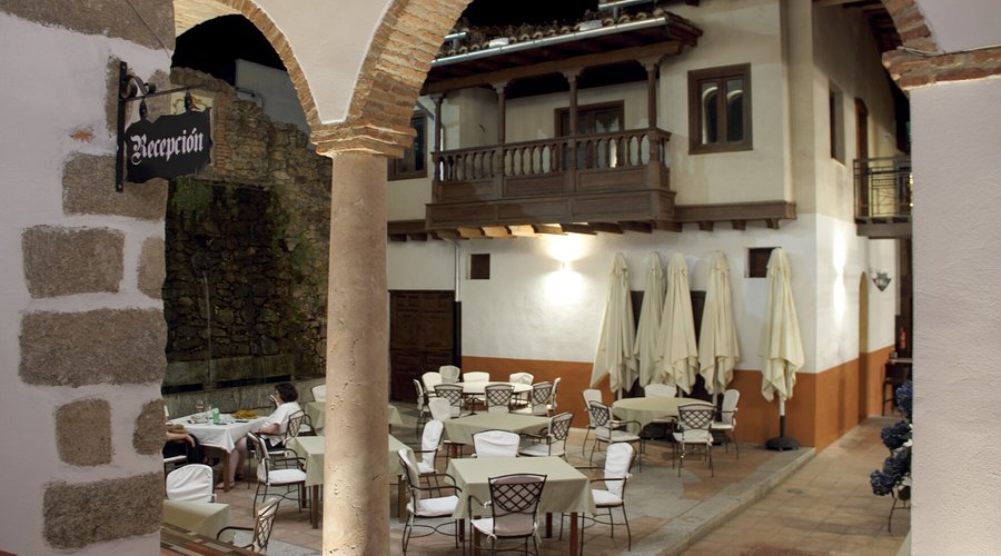 Hotel Rural Abadía de Yuste.
Restaurante Abadía de Rubén Hornero.