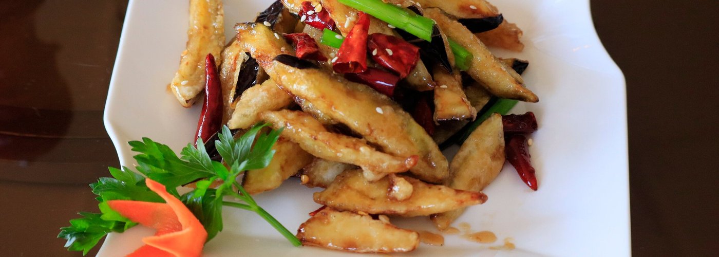 Crispy Aubergine with spicy chilli in Honey Sauce！（蜜汁风味茄子）