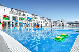 Broncemar Beach Suites in Fuerteventura, image may contain: Hotel, Resort, Water, Villa