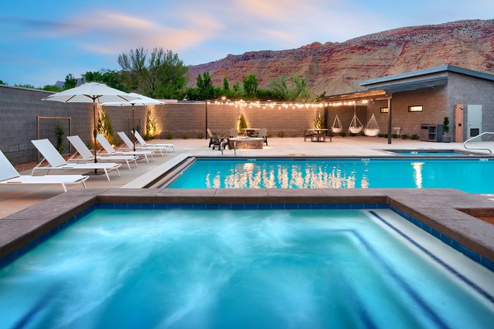 Gravity Haus Moab Pool: Pictures & Reviews - Tripadvisor