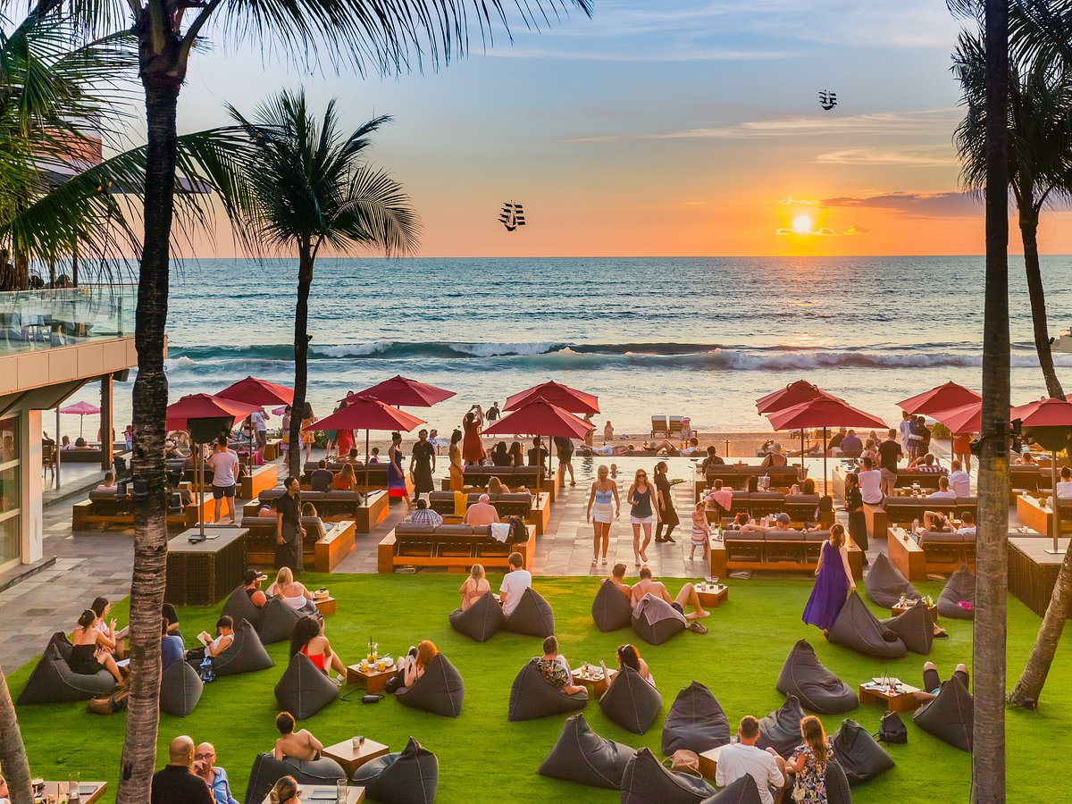 sunset at ku top restaurants in Bali