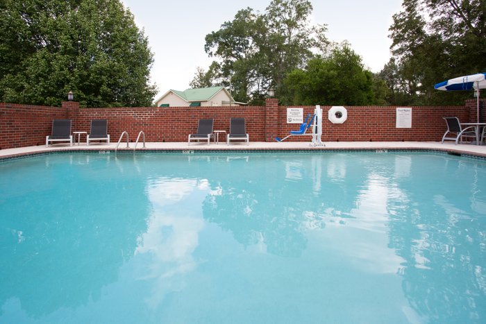 Holiday Inn Express Minden Pool Pictures & Reviews - Tripadvisor