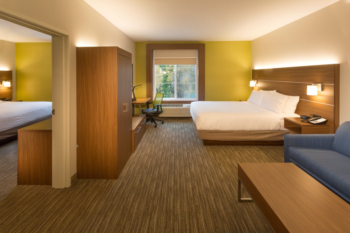 HOLIDAY INN EXPRESS & SUITES SEATTLE SOUTH TUKWILA, AN IHG HOTEL