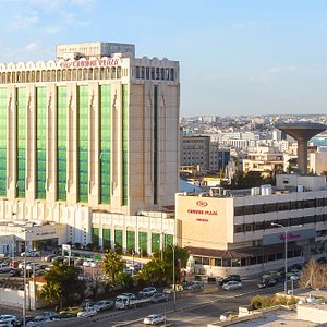 Live the city vibes at the perfectly situated Crowne Plaza Amman
