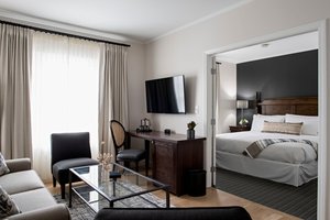 Room & Suite