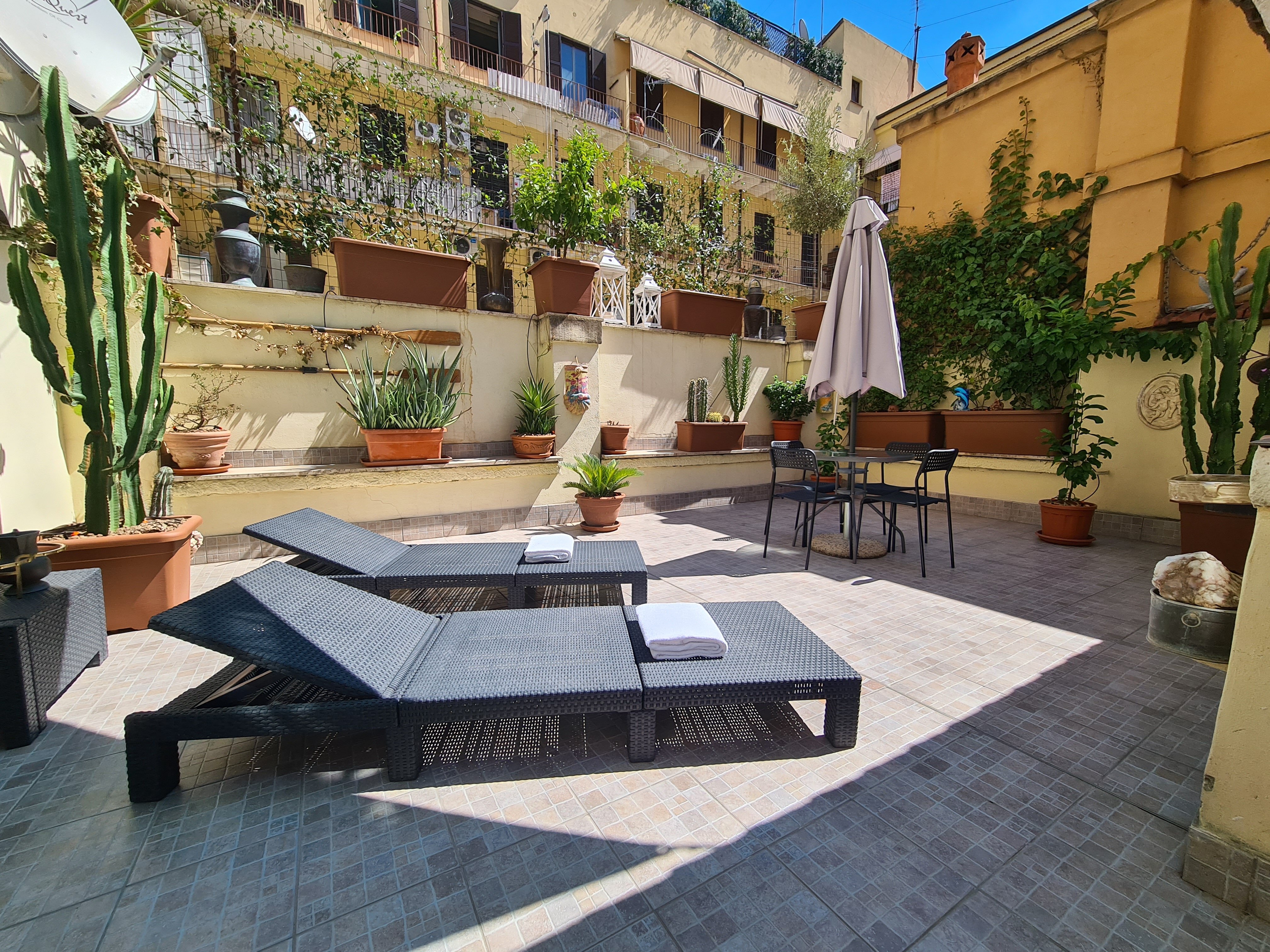 B&B ROOMS AND COMFORT (Rome) - Lodging Reviews, Photos, Rate Comparison ...