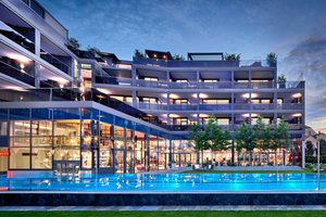 Wellness- & Sporthotel Jagdhof in Rohrnbach, image may contain: Hotel, Resort, Shopping Mall, City