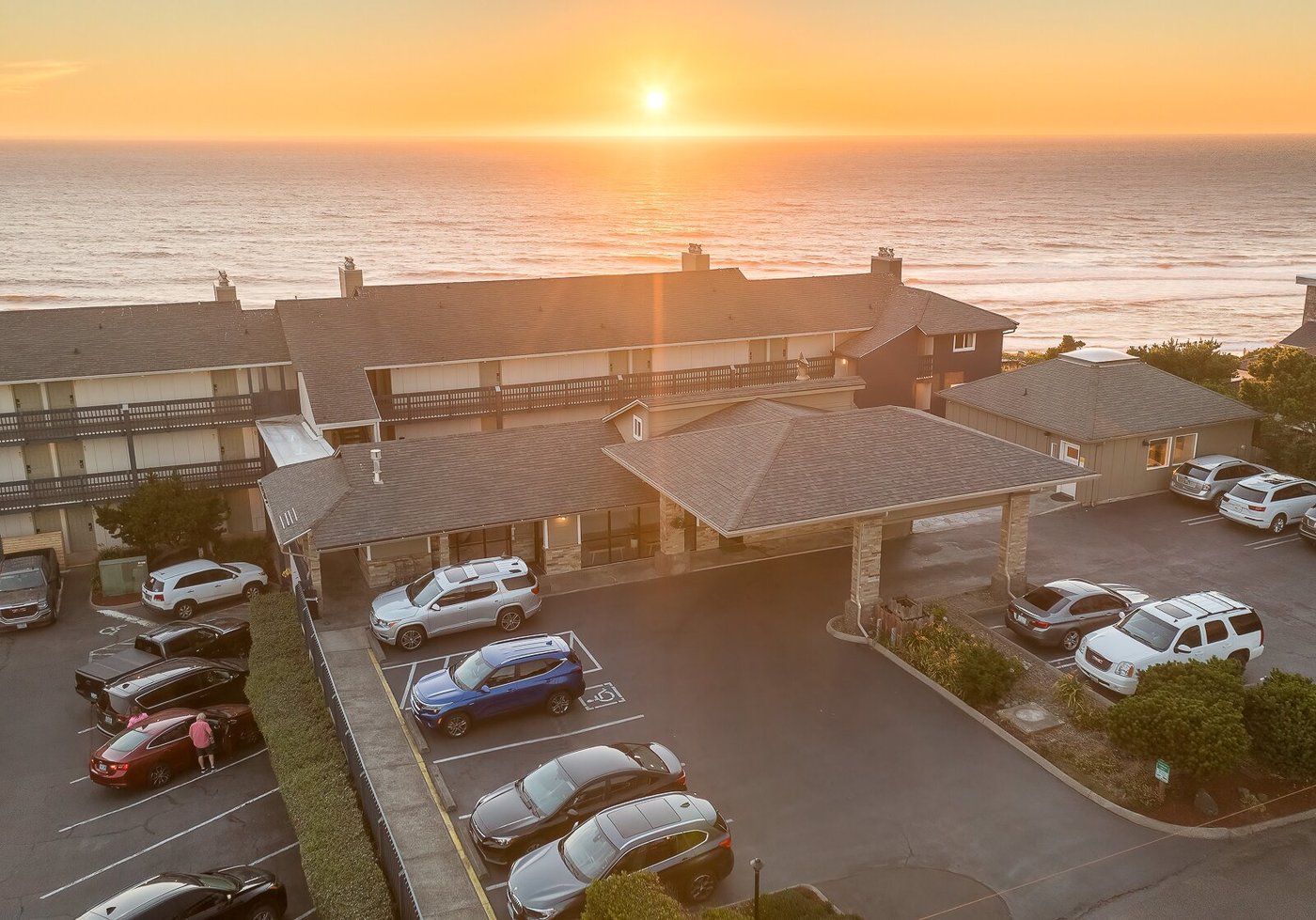 SURFLAND HOTEL - Updated 2024 Prices & Reviews (Lincoln City, OR)