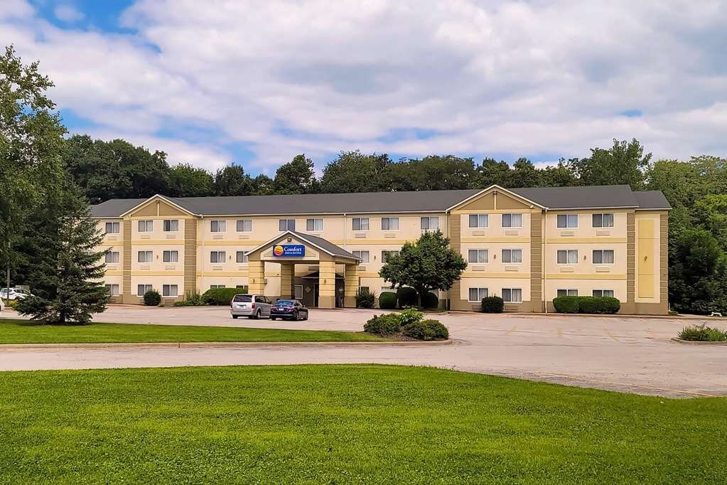 COMFORT INN & SUITES, EAST MOLINE NEAR I-80 $71 ($̶8̶8̶) - Updated 2023 ...