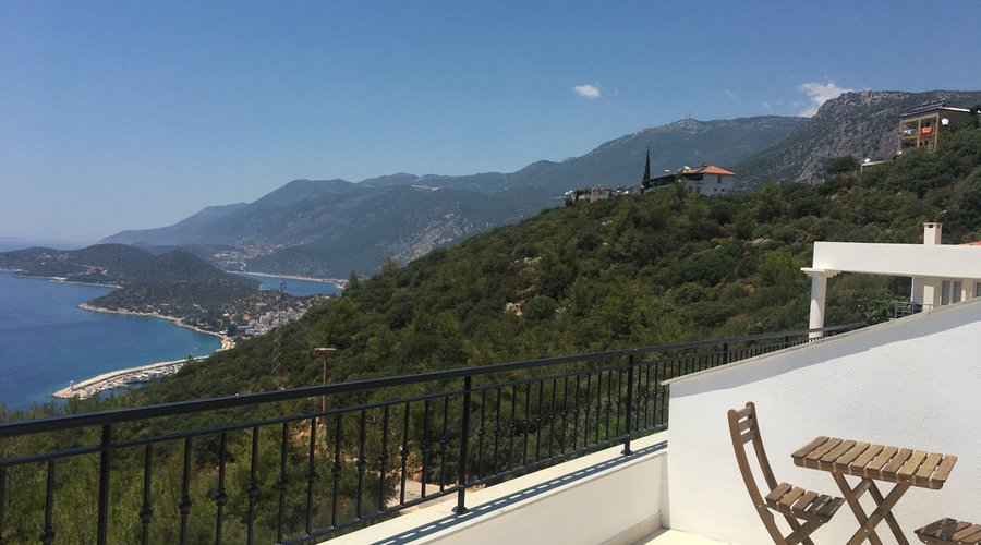 1+1 Deniz Manzaralı Suit