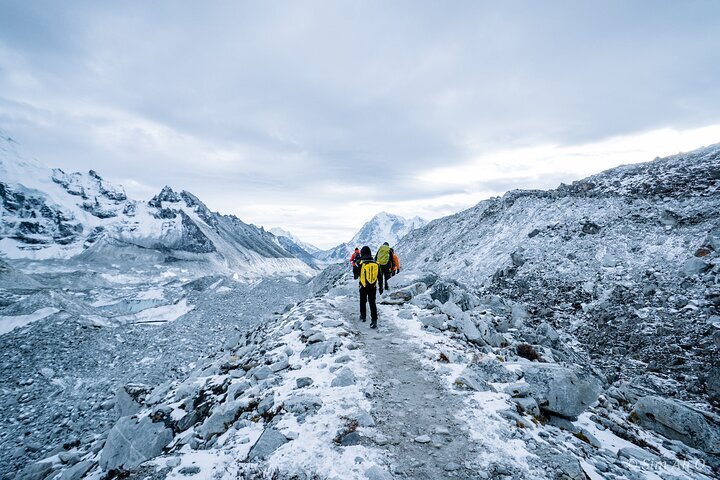 Everest hiking outlet tours