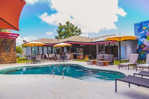 Piscina e praia
