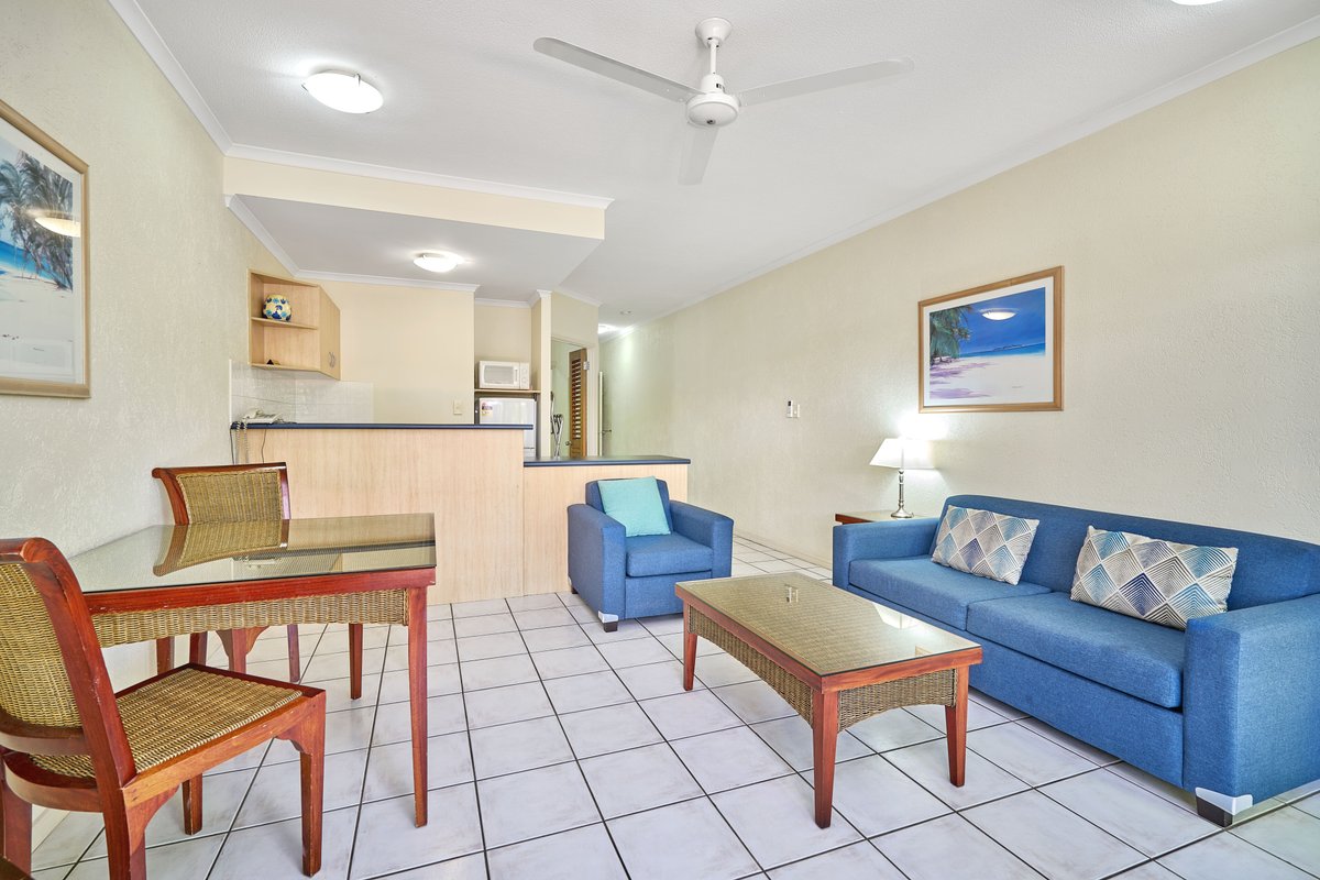 Trinity Beach Club Holiday Apartments Rooms: Pictures & Reviews ...