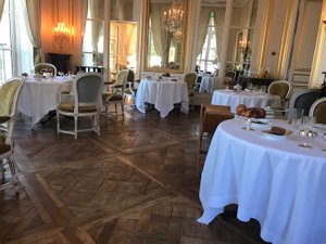 Le Grande Contrôle Hotel Review, Versailles