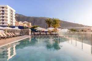 Piscina y playa