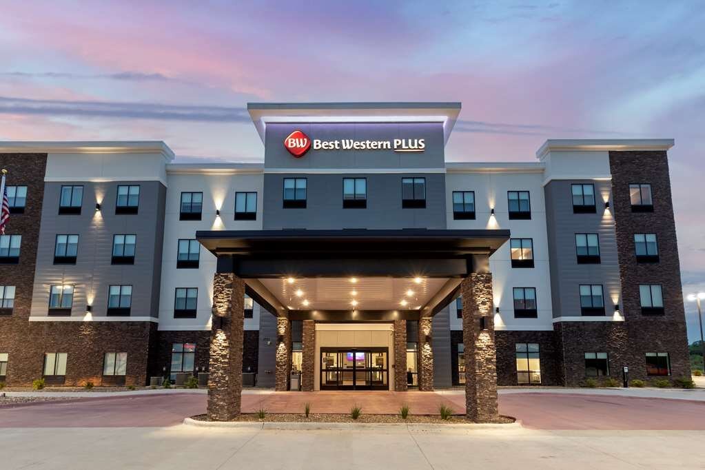 BEST WESTERN PLUS CORALVILLE HOTEL - Hotel 2024 Prices & Reviews