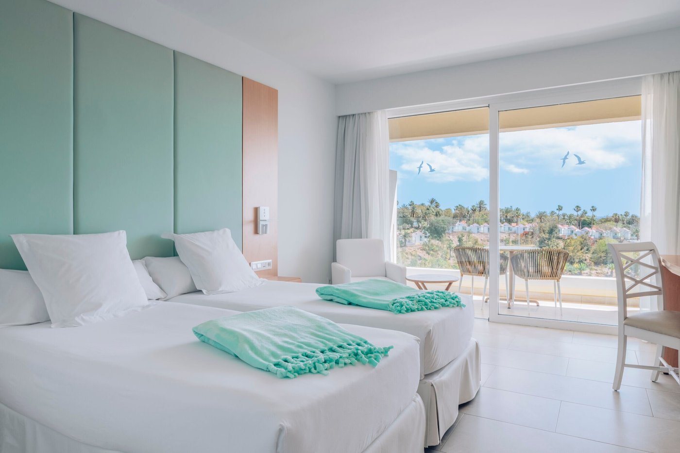 IBEROSTAR WAVES PLAYA GAVIOTAS - Prezzi e Recensioni 2024