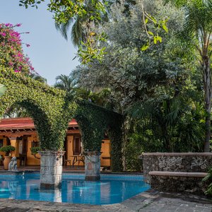Alberca climatizada y Jacuzzi al aire libre