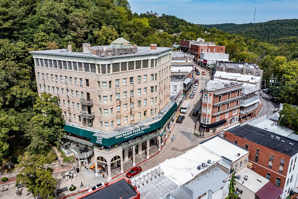 hotels in eureka springs ark