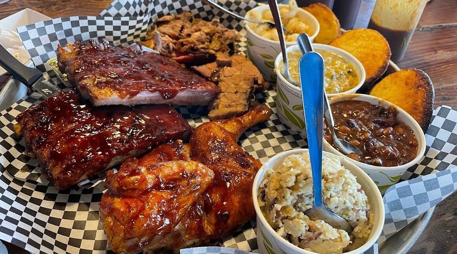 Smokin' Dave's BBQ & Brew