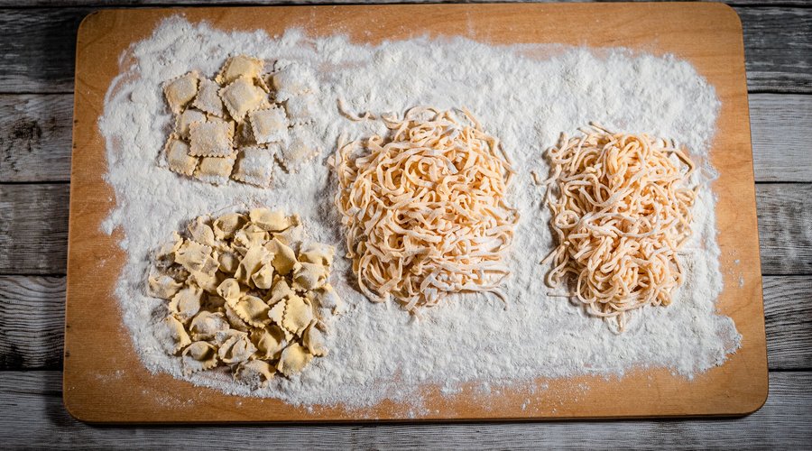 Plin, agnolotti, tajarin…tutti fatti artigianalmente nel nostro lab!