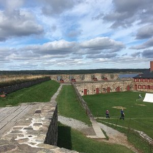 are dogs allowed at fort louisbourg