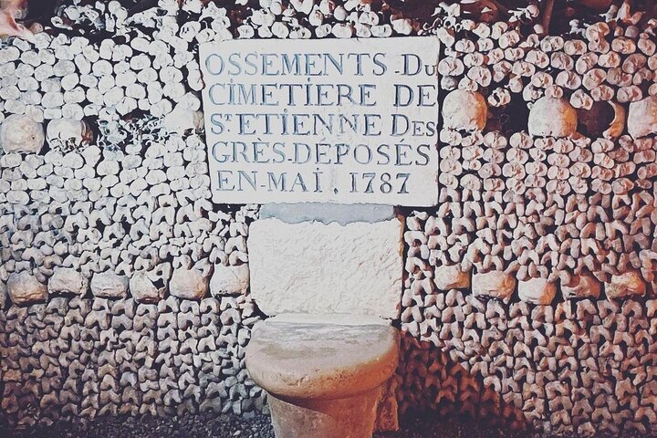 2024 Paris Paris Catacombs Access Reserved Tour   Caption 