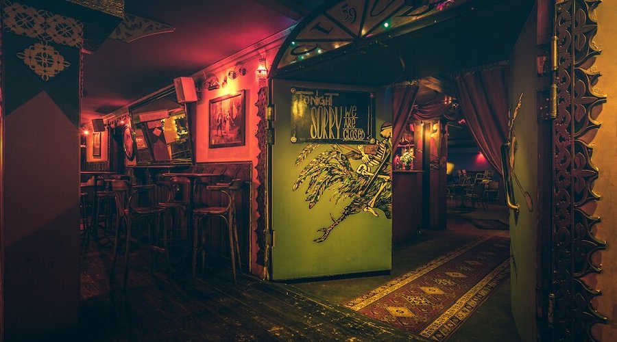 Bar