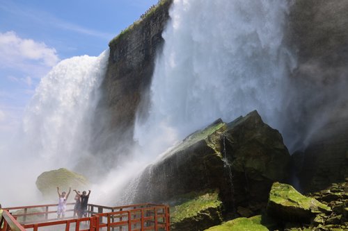 Niagara Falls HeardItBothWays review images