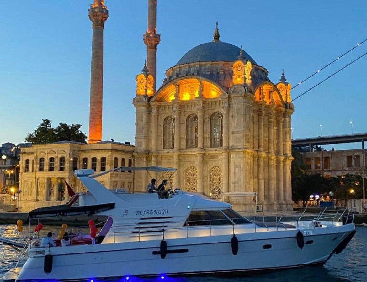 Стамбул экскурсионные туры с перелетом из москвы. Босфорский яхты Стамбула. Стамбул экскурсии. Прогулки по Стамбулу. Прогулка по Босфору в Стамбуле.