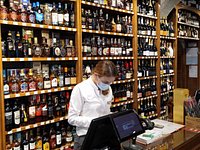 Muy buena tienda de vinos ! - Opiniones sobre Garrafeira Nacional, Lisboa,  Portugal - Comentarios - Tripadvisor