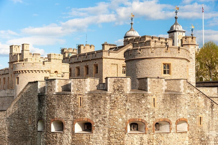 2023 Private Tour of London with Rooftop Garden & Tower of London