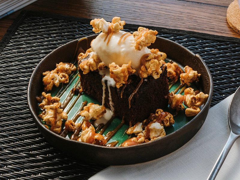 https://dynamic-media-cdn.tripadvisor.com/media/photo-o/25/a8/6c/64/salted-caramel-brownie.jpg?w=800&h=600&s=1