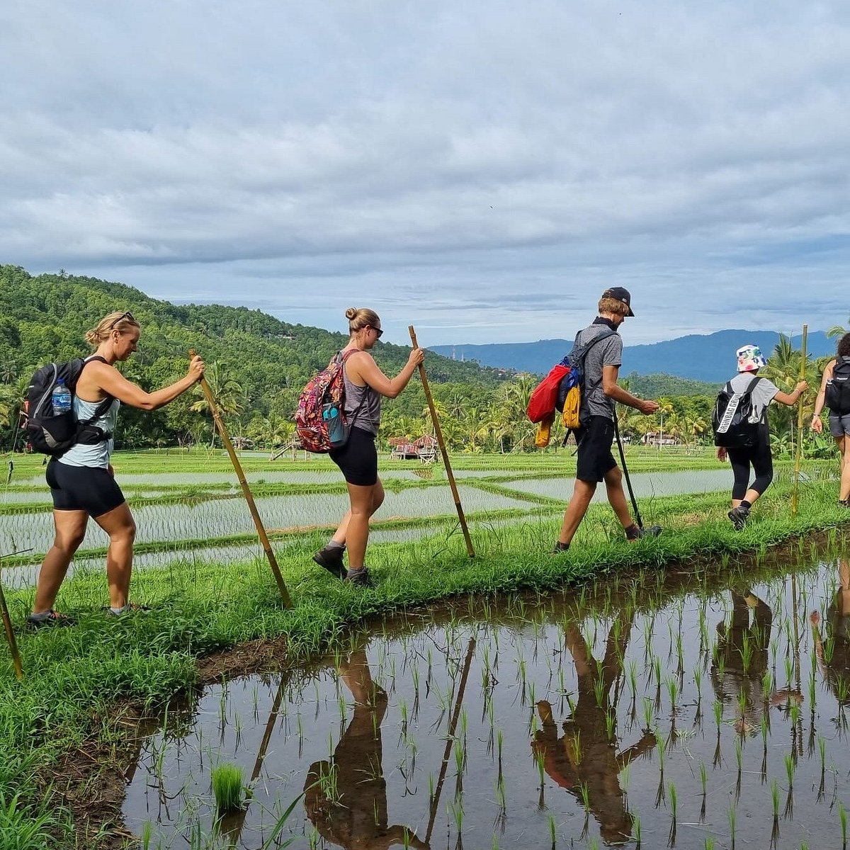 EXTREME YOGA CHALLENGE Twins vs Friends in BALI! 