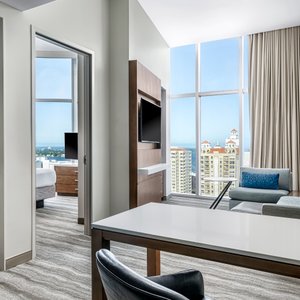 King Corner 2 bedroom suite with Bayfront View