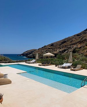 Kea Retreat: Yoga and meditation on the most discreet island in the  Cyclades - Luxe Wellness Club