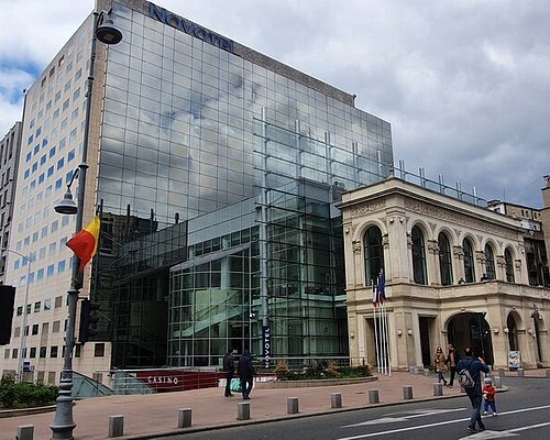 walking tour of bucharest