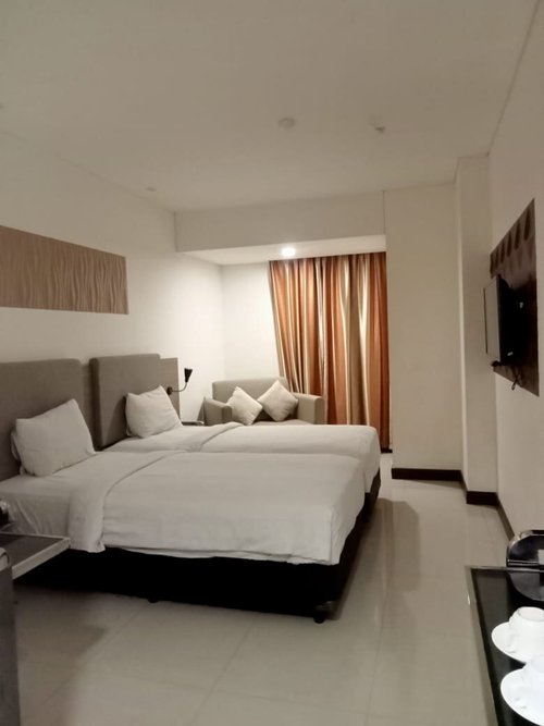 VERSE HOTEL CIREBON $14 ($̶2̶1̶) - Updated 2022 Prices & Reviews ...