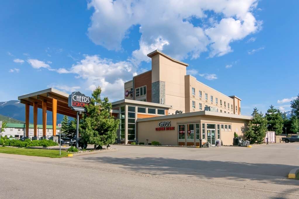 BEST WESTERN PLUS REVELSTOKE - UPDATED 2022 Hotel Reviews & Price