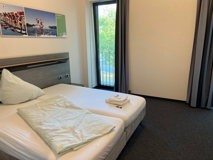 JUGENDHERBERGE DUISBURG SPORTPARK HOSTEL Prices & Reviews (Germany)