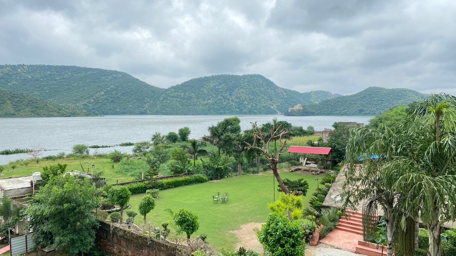 Lake Facing Garden 