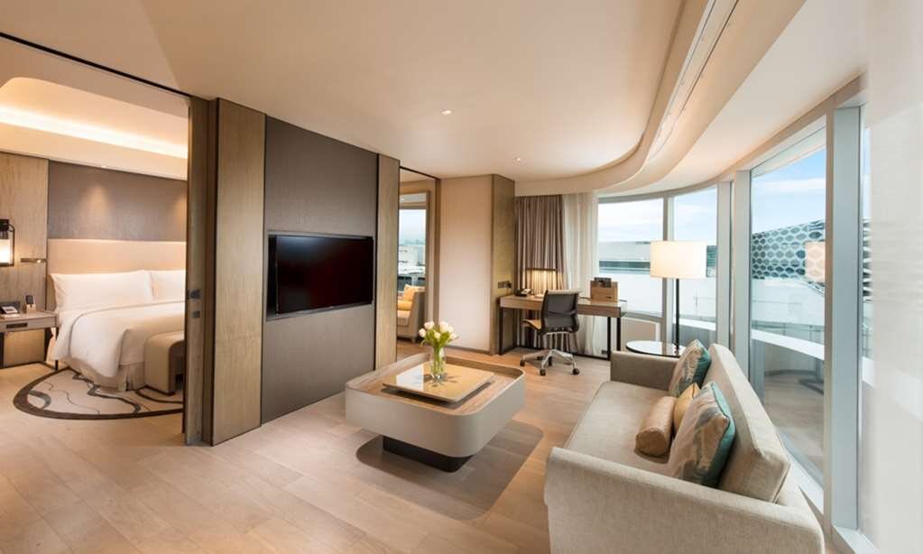 Hotel photo 14 of Conrad Manila.