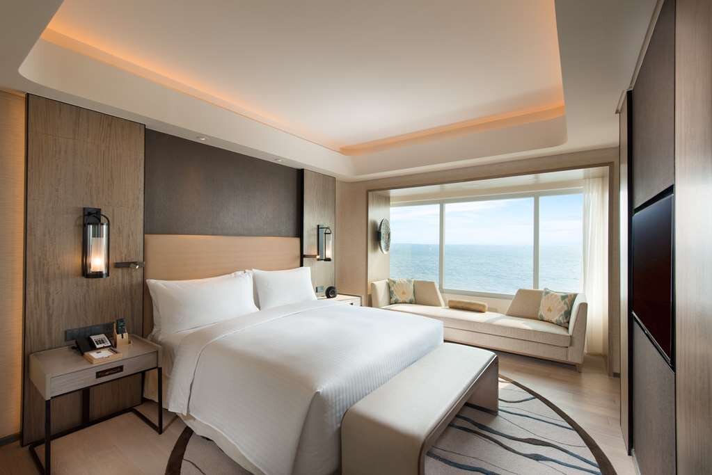 Hotel photo 30 of Conrad Manila.