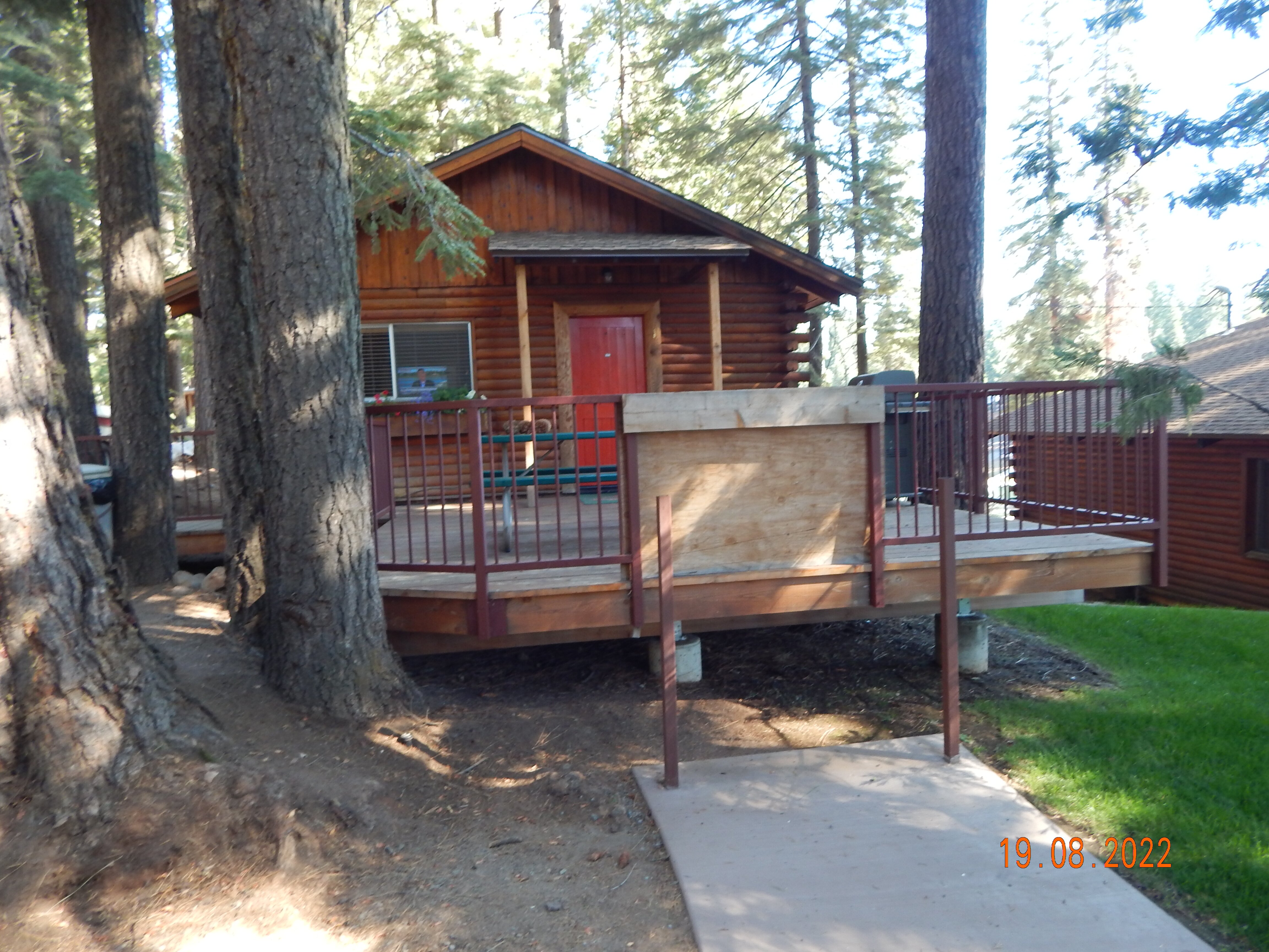 KNOTTY PINE RESORT AND MARINA Updated 2022 Lake Almanor Peninsula CA   Spacious Deck For Cabin 